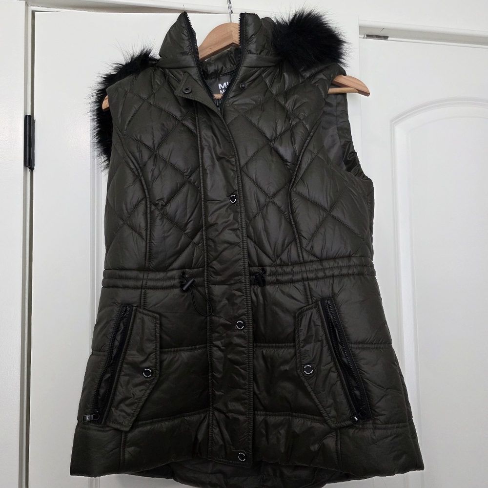 Women's Quilted Jacket with Faux Fur Trim - Black